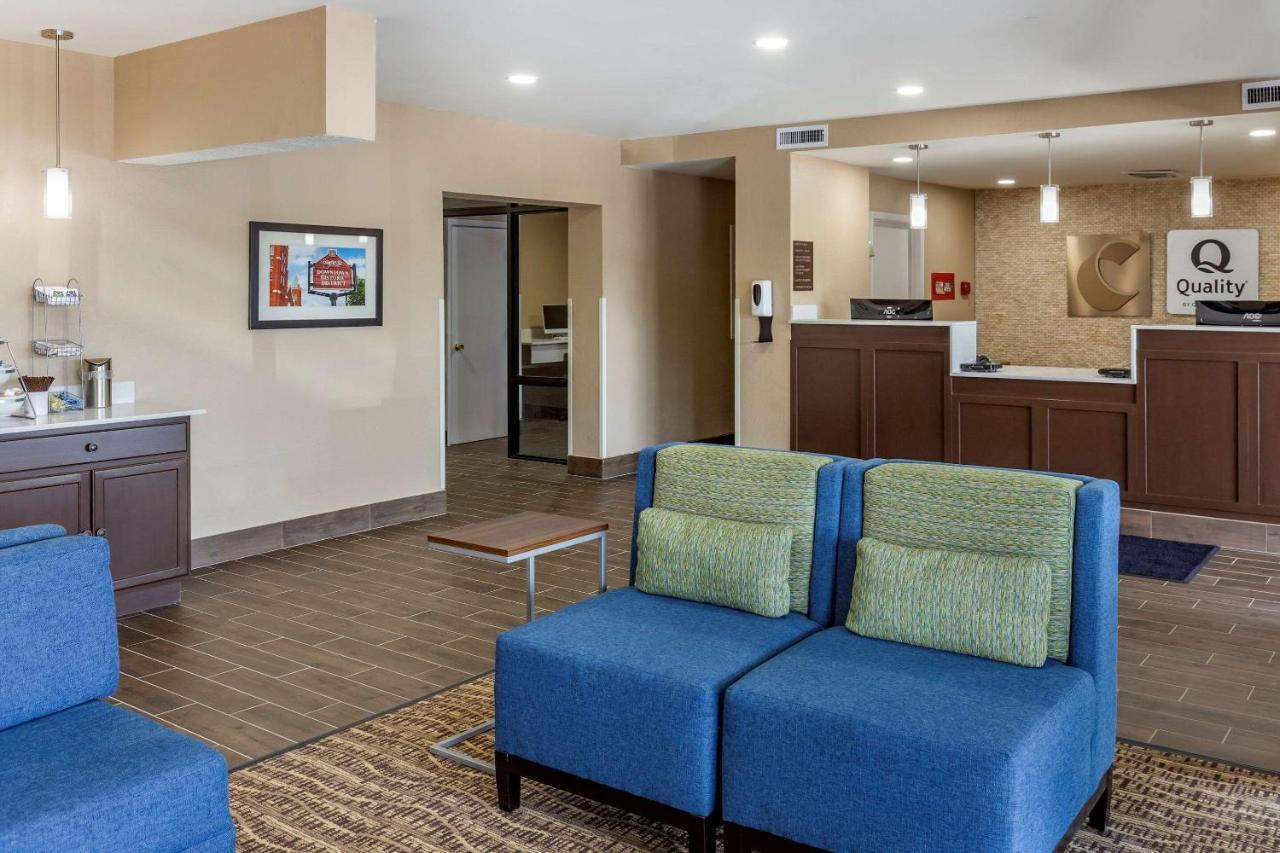 Quality Inn & Suites Spring Lake - Fayetteville Near Fort Bragg Exterior photo